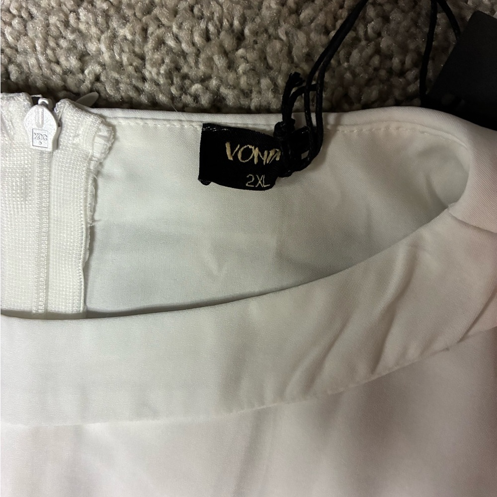 Vonda White Split-Front Maxi Dress - Picture 2 of 6
